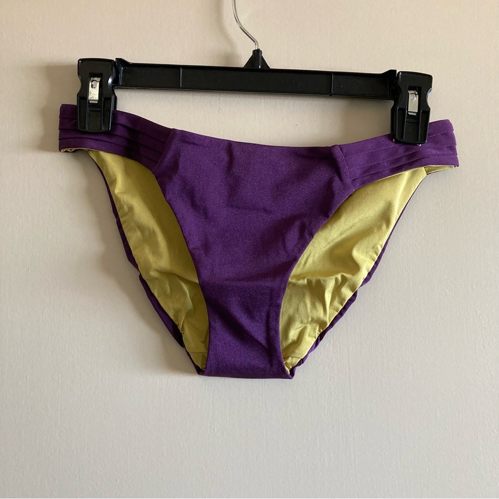 A. Che Swim Bottom | NWT